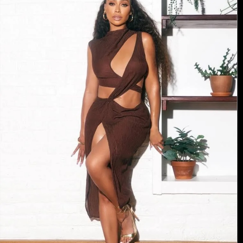 PrettyLittleThing Chocolate Asymmetrical Cut-Out Dress